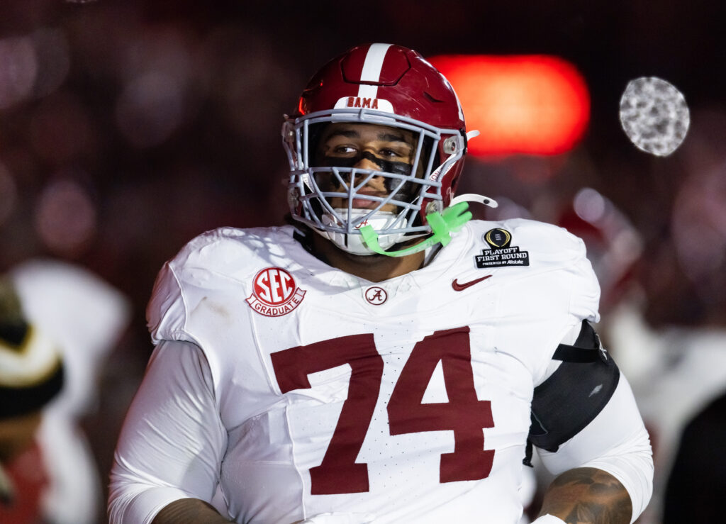 Alabama T Kadyn Proctor To Visit Chiefs